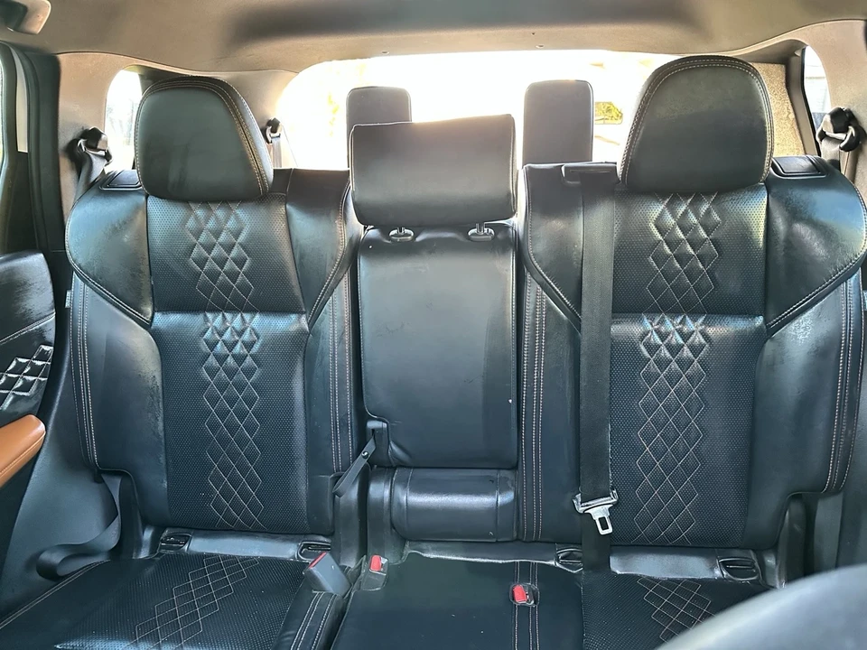 2023 Mitsubishi Outlander - Image 4 of 12
