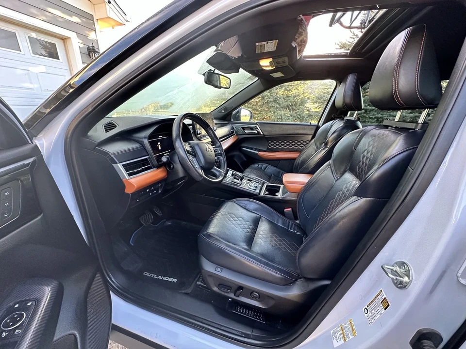 2023 Mitsubishi Outlander - Image 7 of 12