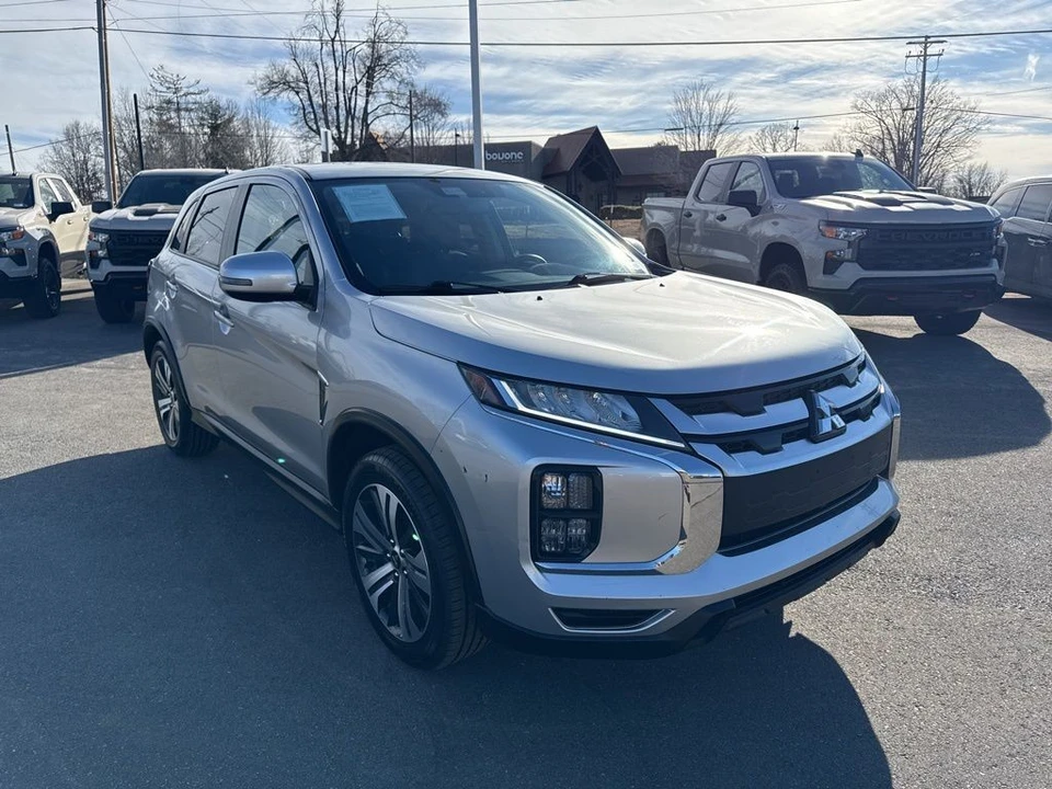 2023 Mitsubishi Outlander - Image 7 of 21