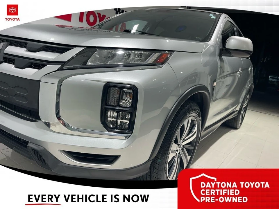 2023 Mitsubishi Outlander - Image 10 of 12