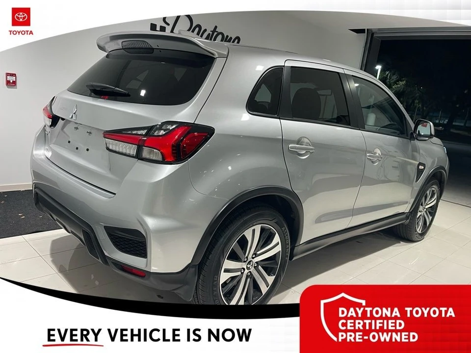 2023 Mitsubishi Outlander - Image 6 of 12