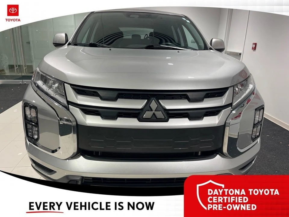 2023 Mitsubishi Outlander - Image 2 of 12