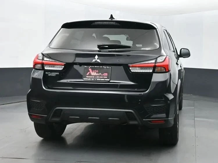 2023 Mitsubishi Outlander - Image 8 of 12