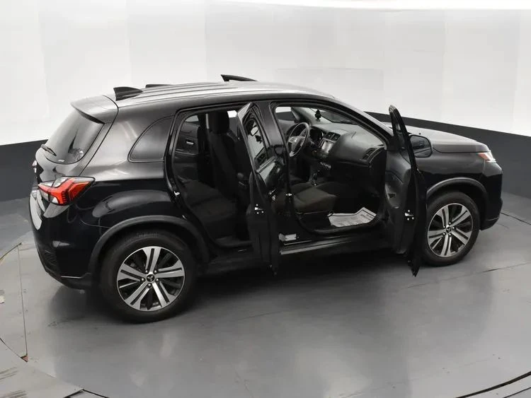 2023 Mitsubishi Outlander - Image 6 of 12
