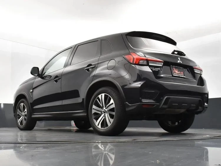 2023 Mitsubishi Outlander - Image 12 of 12