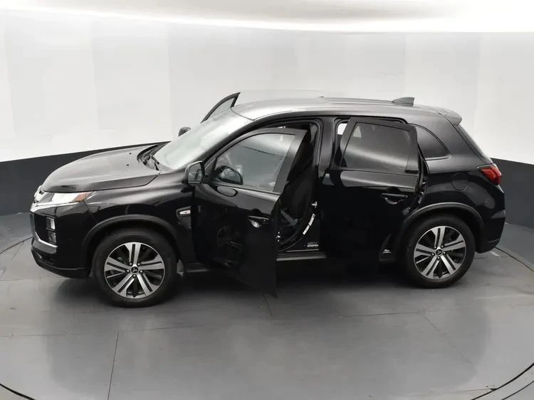 2023 Mitsubishi Outlander - Image 7 of 12