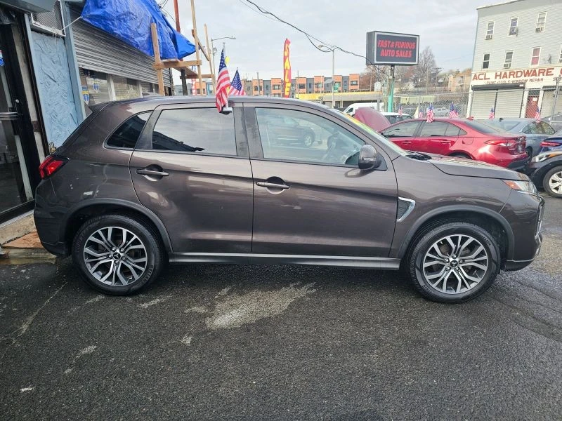 2023 Mitsubishi Outlander - Image 3 of 12