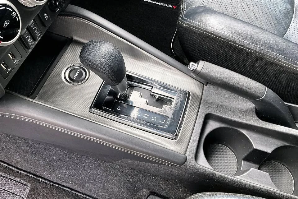 2023 Mitsubishi RVR - Image 16 of 20