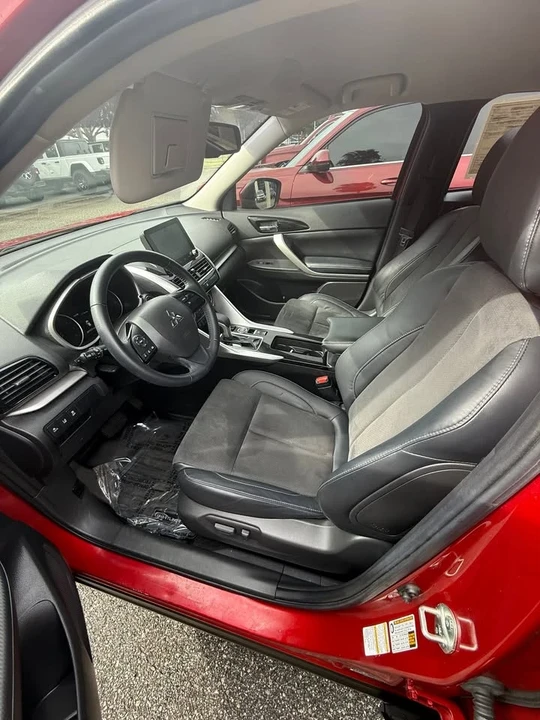 2023 Mitsubishi Eclipse - Image 4 of 12