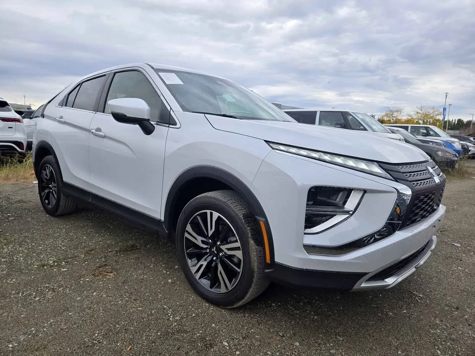 2023 Mitsubishi Eclipse Cross - Image 3 of 14