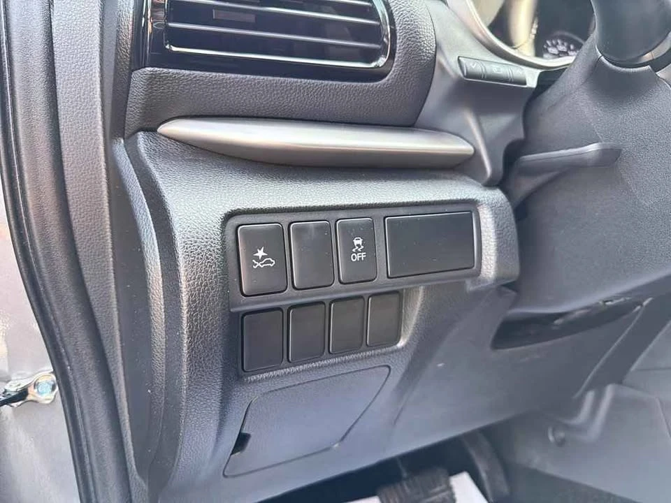 2023 Mitsubishi Eclipse Cross - Image 10 of 17