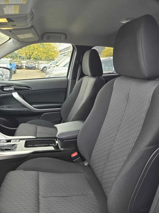 2023 Mitsubishi Eclipse Cross - Image 9 of 14