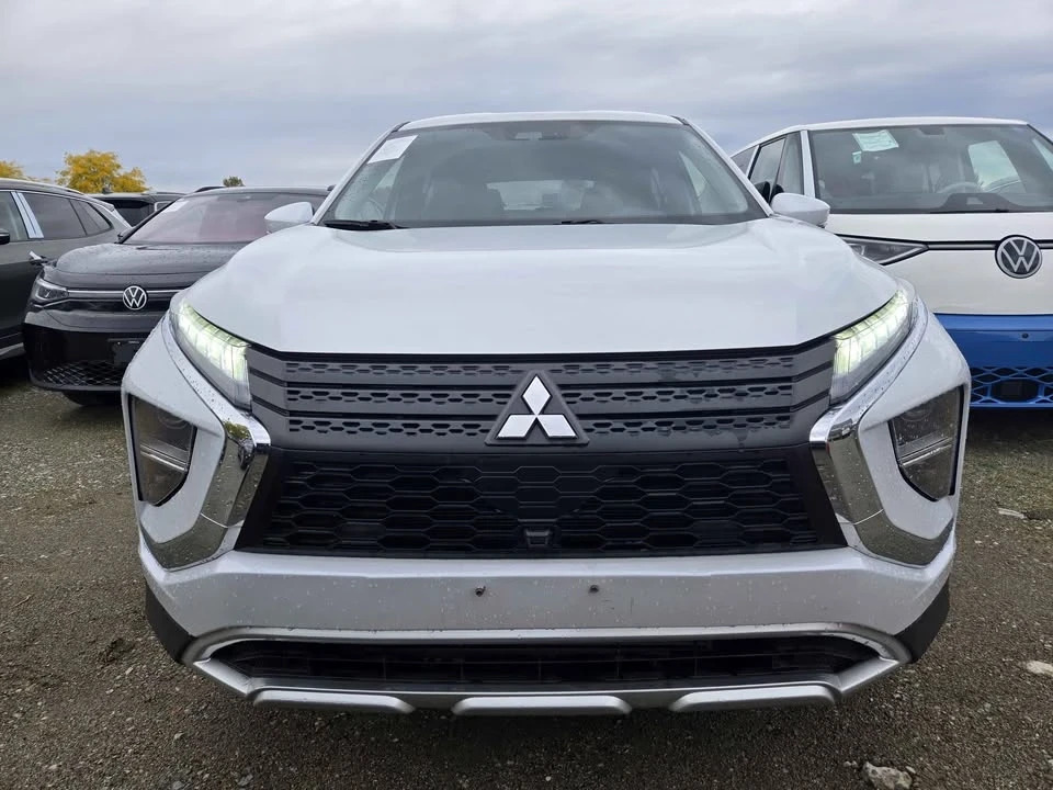 2023 Mitsubishi Eclipse Cross - Image 2 of 14