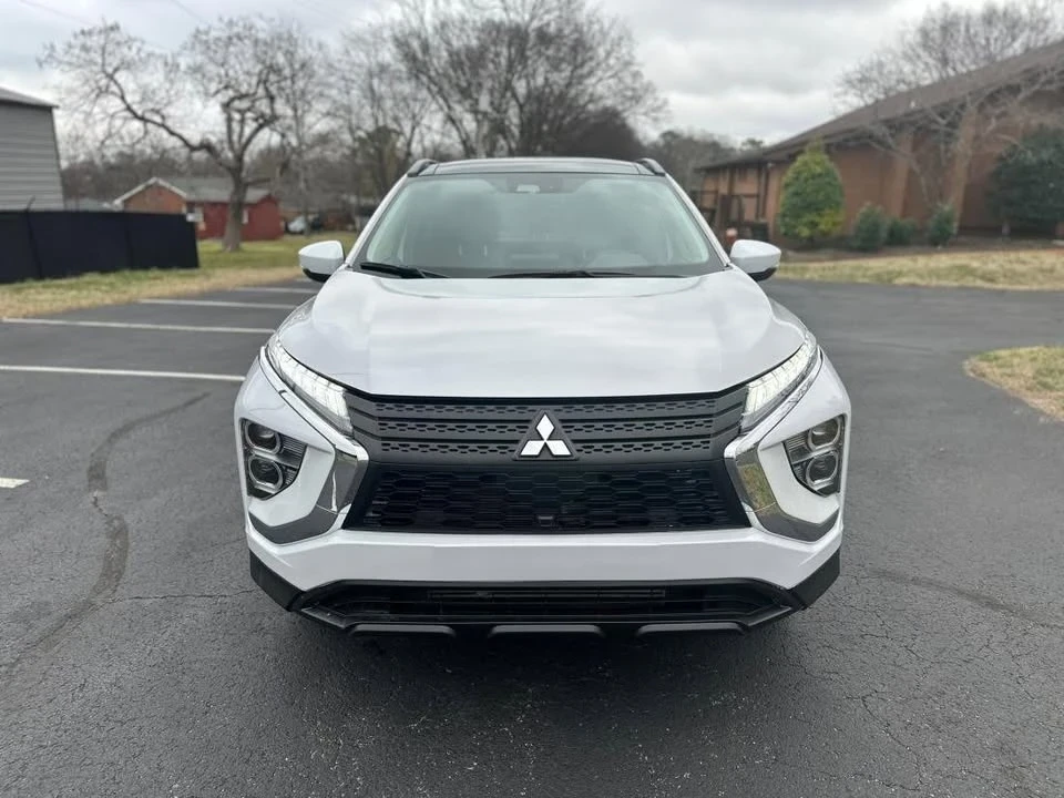 2023 Mitsubishi Eclipse Cross - Image 2 of 11