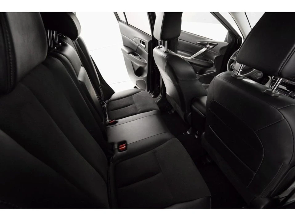 2023 Mitsubishi Eclipse Cross - Image 12 of 19