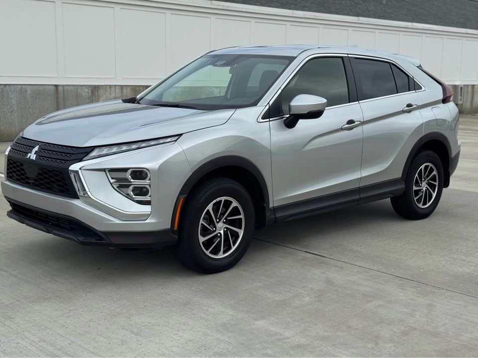 2023 Mitsubishi Eclipse Cross - Image 2 of 15