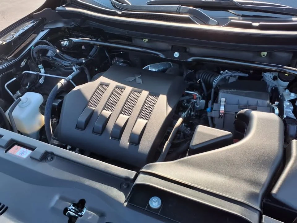 2023 Mitsubishi Eclipse Cross - Image 8 of 20