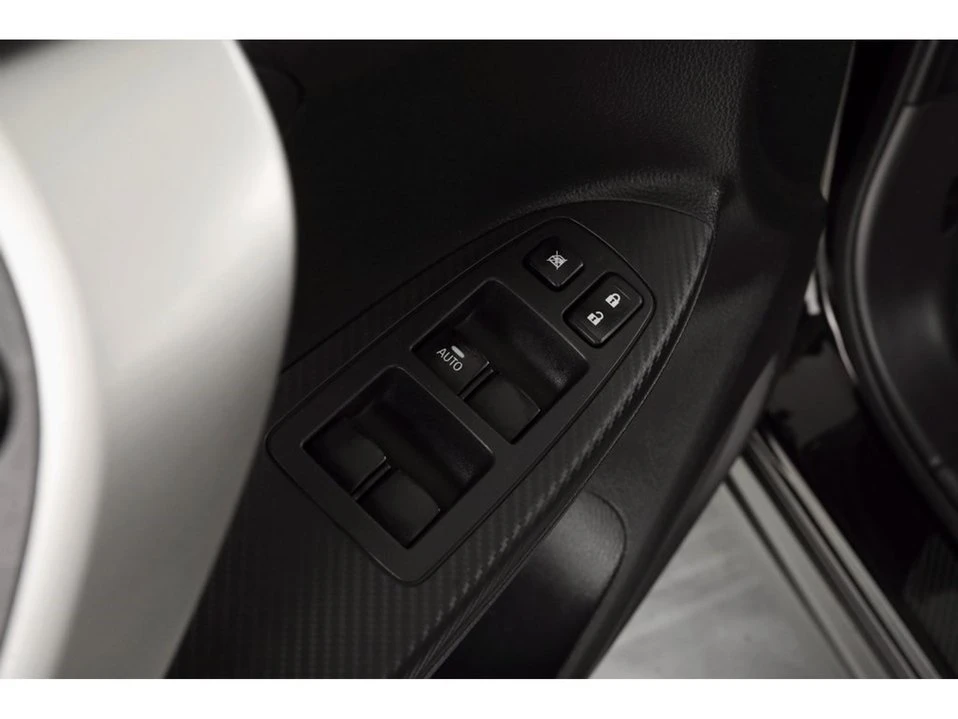 2023 Mitsubishi Eclipse Cross - Image 18 of 20