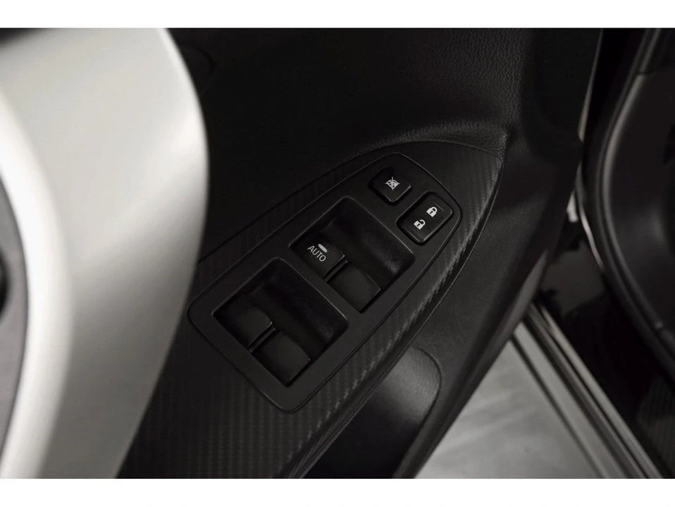 2023 Mitsubishi Eclipse Cross - Image 17 of 19