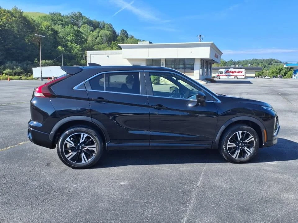 2023 Mitsubishi Eclipse Cross - Image 2 of 20