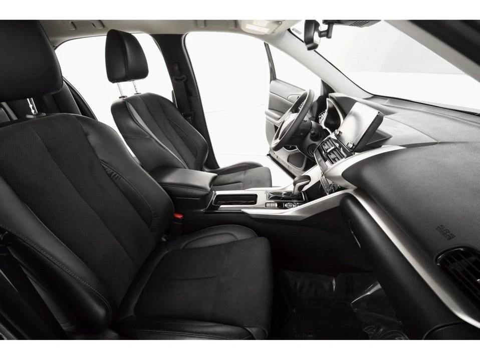 2023 Mitsubishi Eclipse Cross - Image 11 of 19