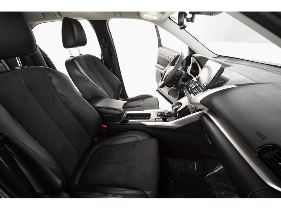 2023 Mitsubishi Eclipse Cross - Image 11 of 20