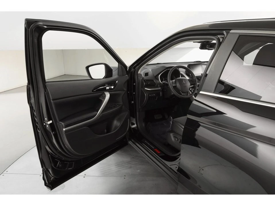 2023 Mitsubishi Eclipse Cross - Image 15 of 20