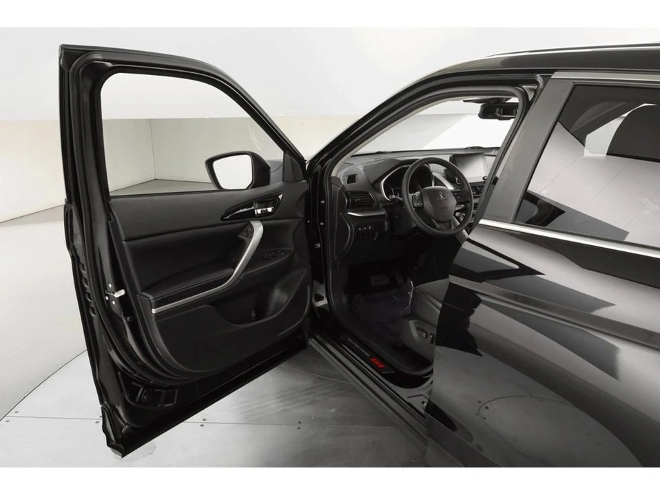 2023 Mitsubishi Eclipse Cross - Image 14 of 19
