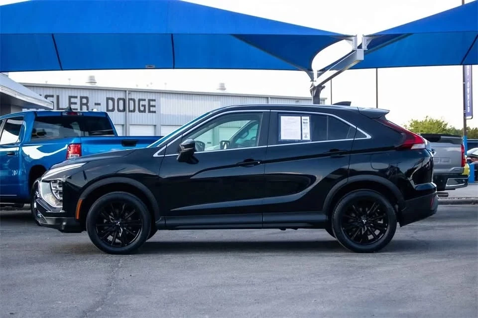 2023 Mitsubishi Eclipse Cross - Image 3 of 11