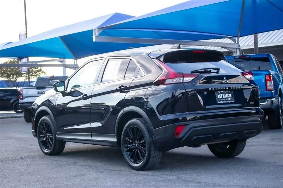 2023 Mitsubishi Eclipse Cross - Image 4 of 11