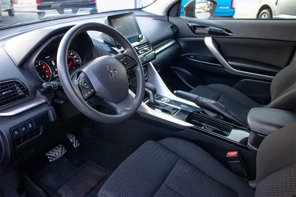 2023 Mitsubishi Eclipse Cross - Image 9 of 11