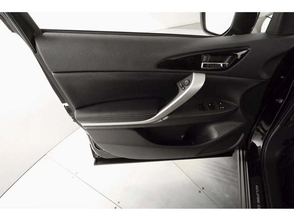 2023 Mitsubishi Eclipse Cross - Image 15 of 19