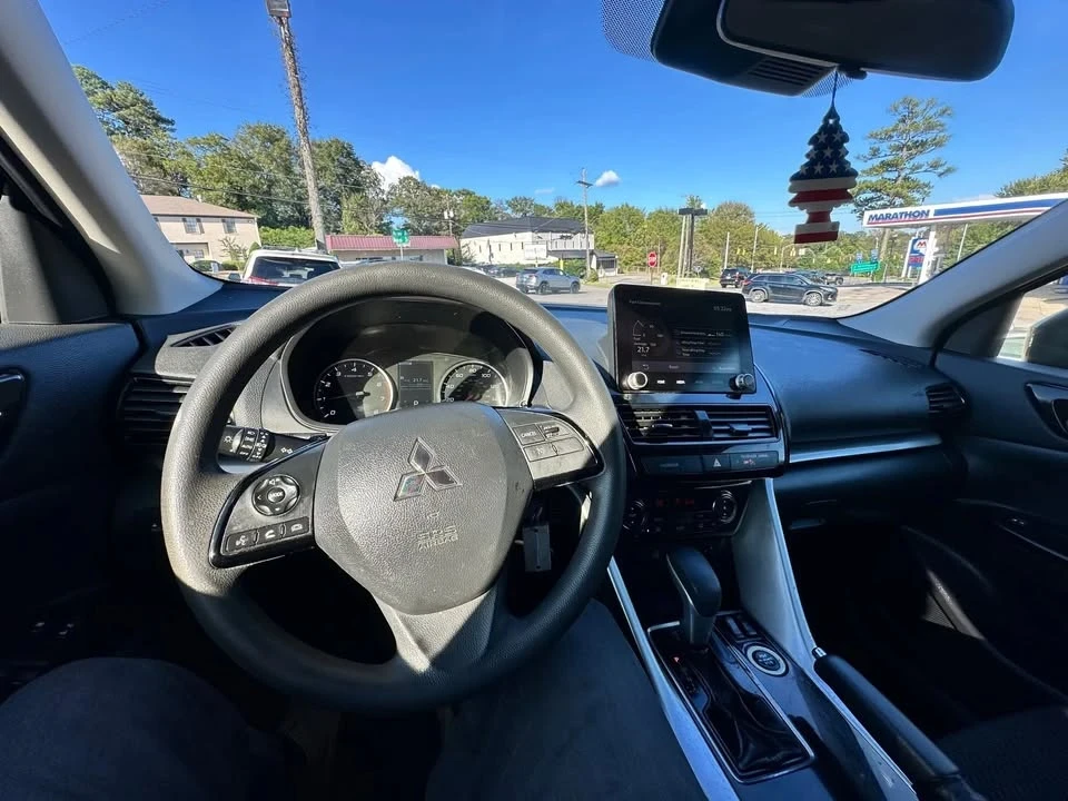 2023 Mitsubishi Eclipse Cross - Image 10 of 18