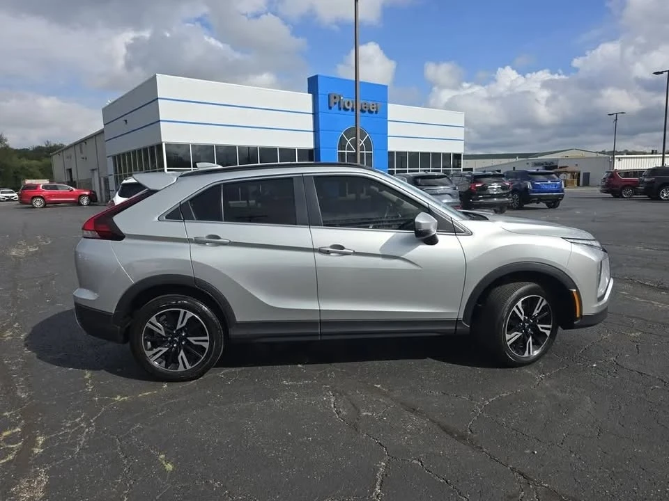 2023 Mitsubishi Eclipse Cross - Image 4 of 7