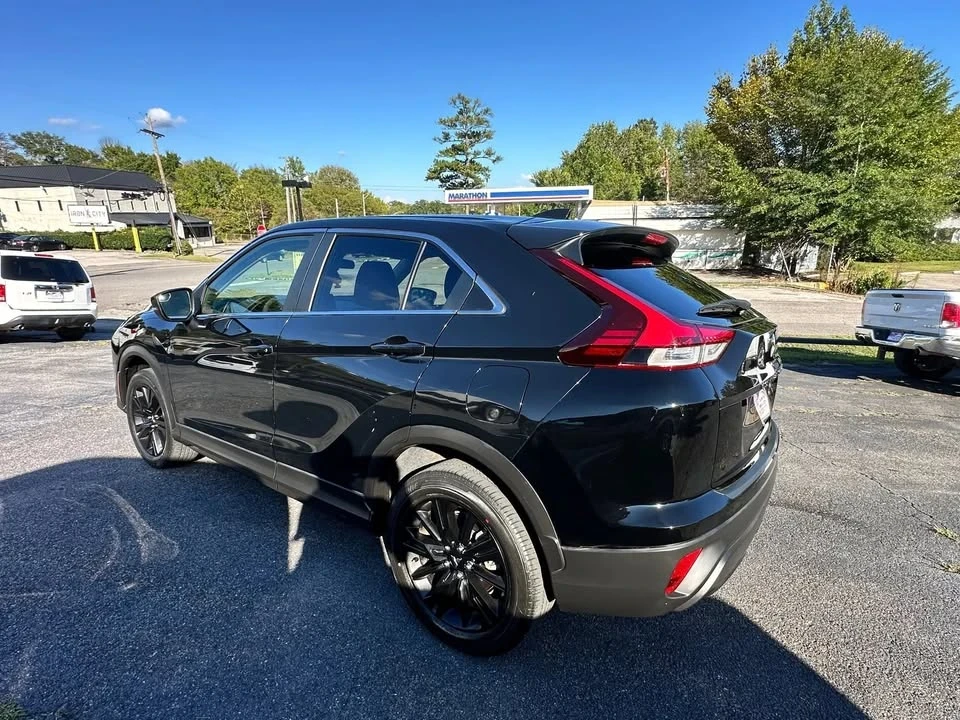 2023 Mitsubishi Eclipse Cross - Image 3 of 18