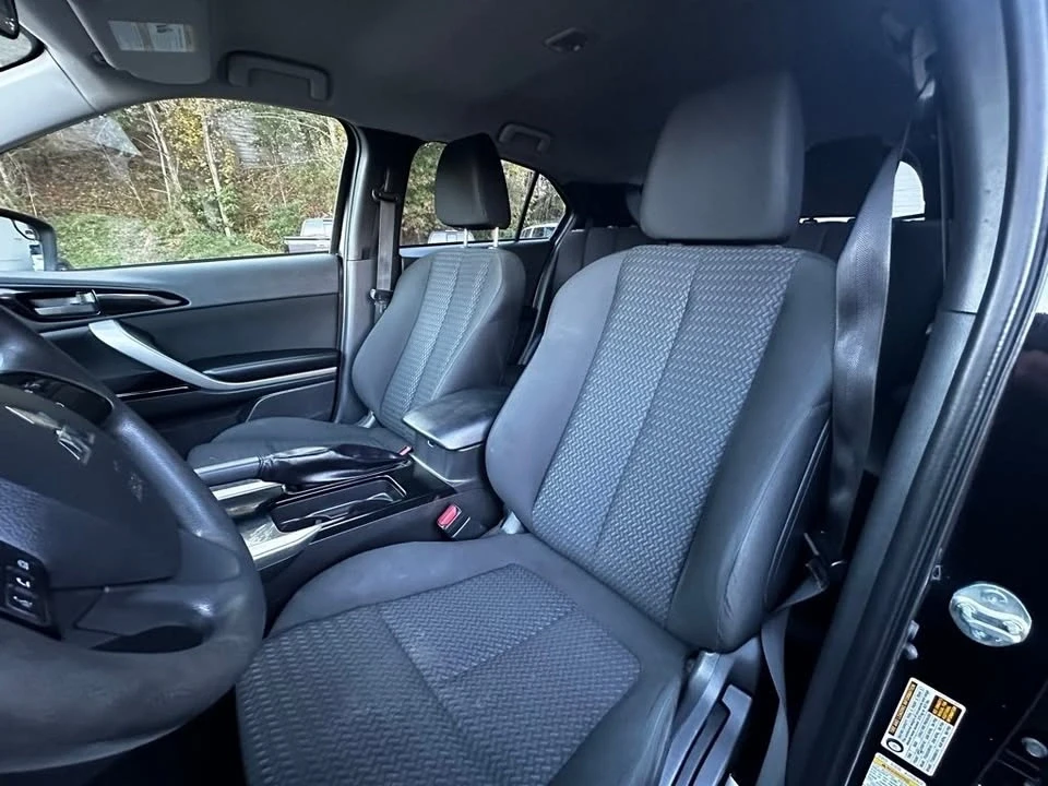 2023 Mitsubishi Eclipse Cross - Image 9 of 15