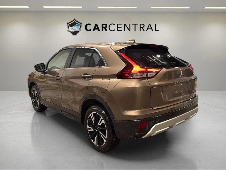 2023 Mitsubishi Eclipse Cross - Image 2 of 18