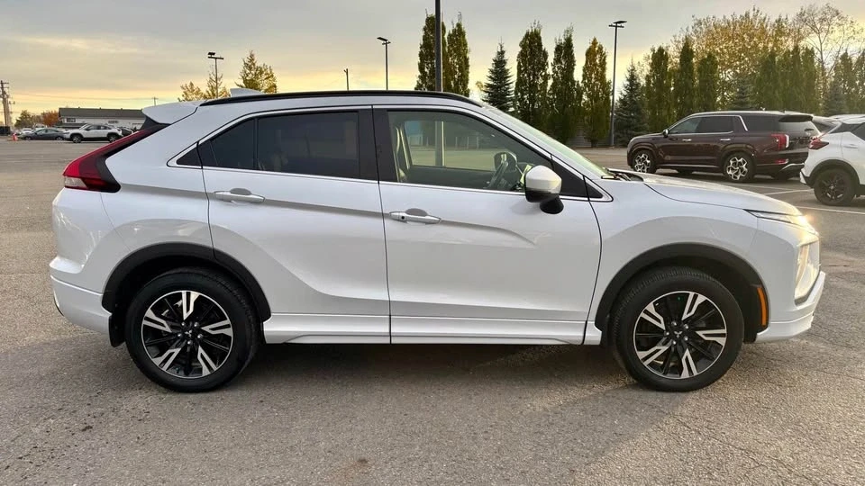 2023 Mitsubishi Eclipse Cross - Image 3 of 10