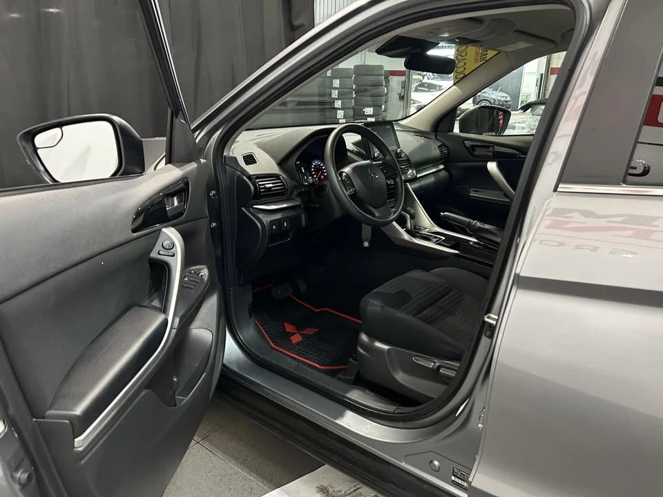 2023 Mitsubishi Eclipse Cross - Image 10 of 19