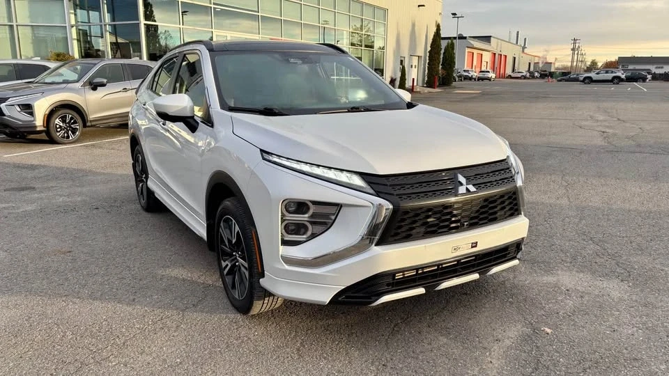 2023 Mitsubishi Eclipse Cross - Image 2 of 10