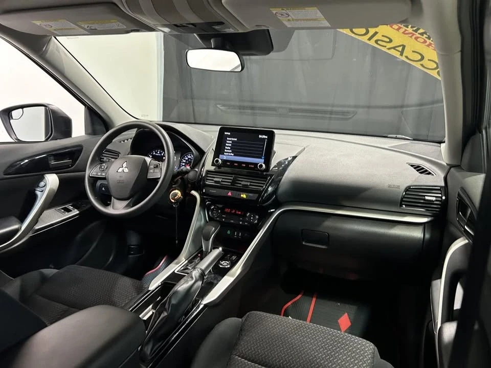 2023 Mitsubishi Eclipse Cross - Image 7 of 19