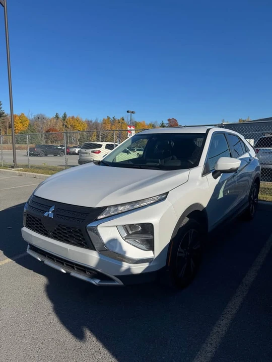 2023 Mitsubishi Eclipse Cross - Image 3 of 9