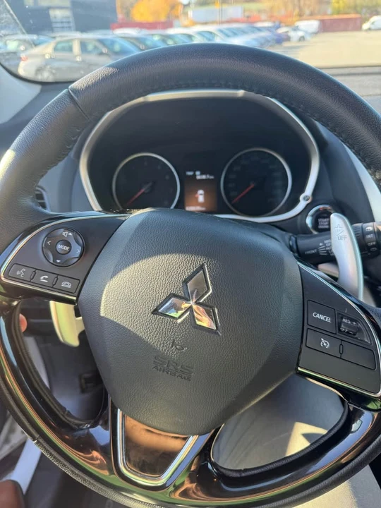 2023 Mitsubishi Eclipse Cross - Image 6 of 9