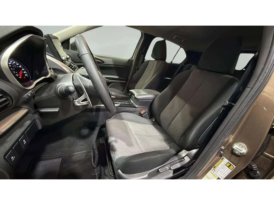 2023 Mitsubishi Eclipse Cross - Image 8 of 18