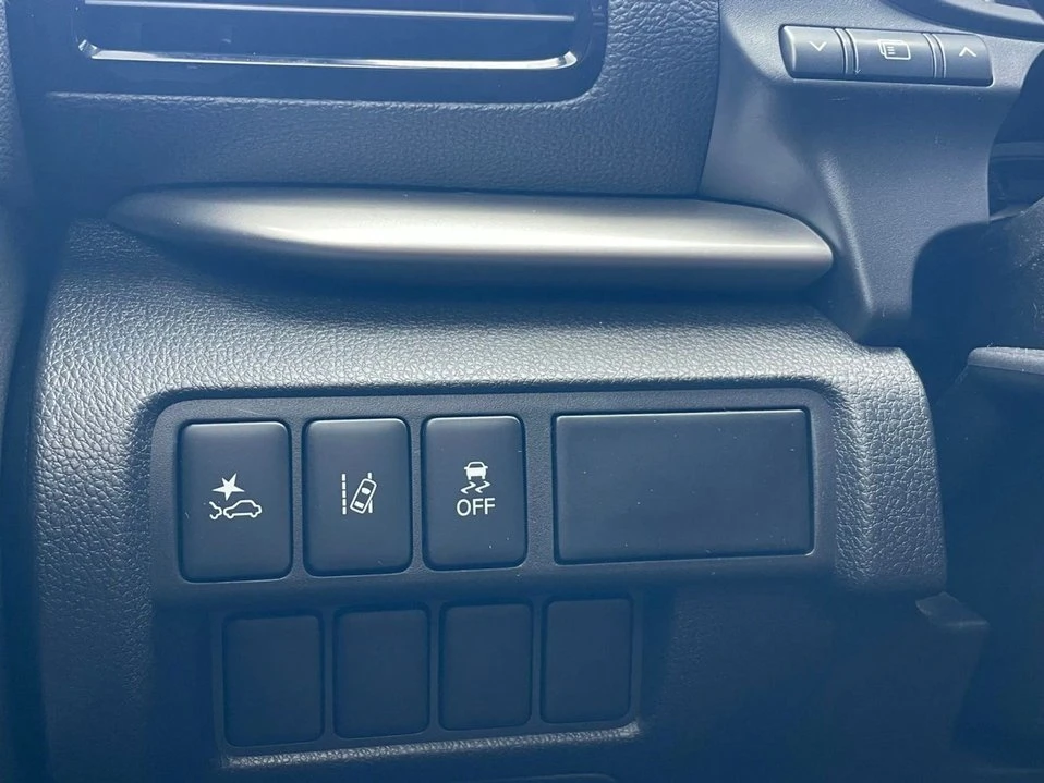 2023 Mitsubishi Eclipse Cross - Image 14 of 18