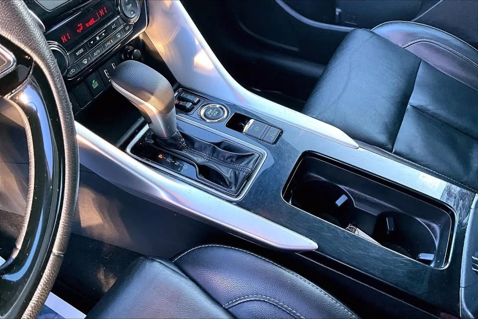 2023 Mitsubishi Eclipse Cross - Image 4 of 7