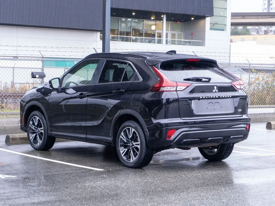 2023 Mitsubishi Eclipse Cross - Image 7 of 20