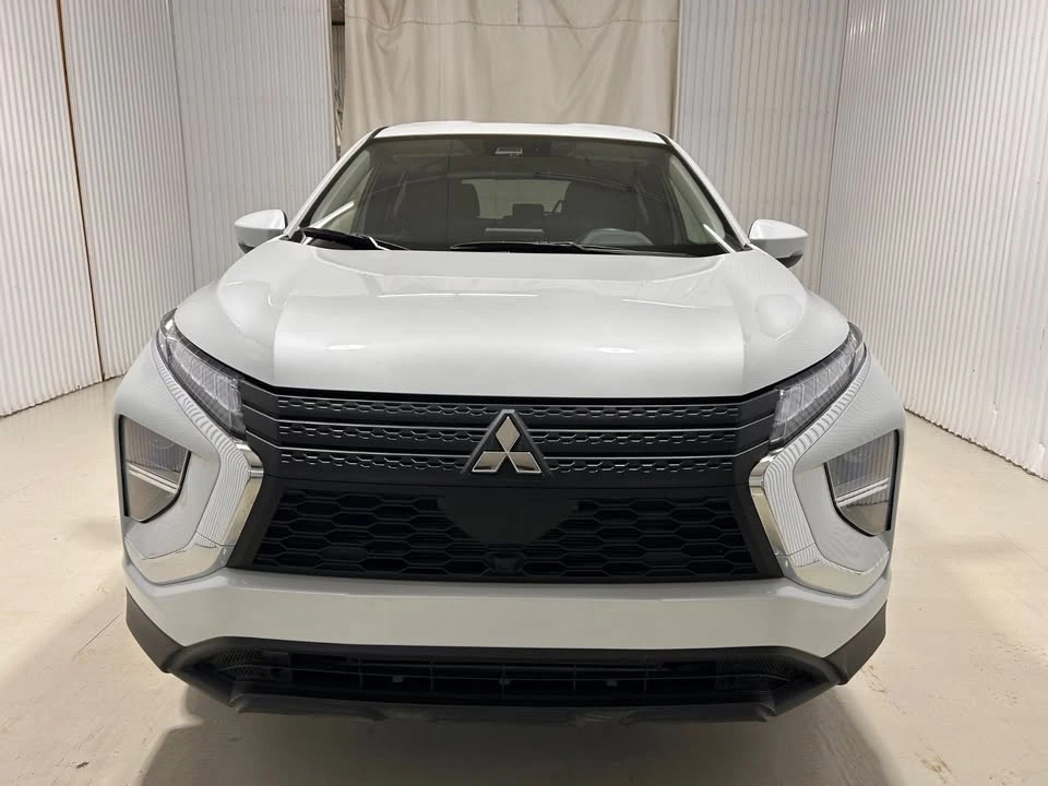 2023 Mitsubishi Eclipse Cross - Image 3 of 18