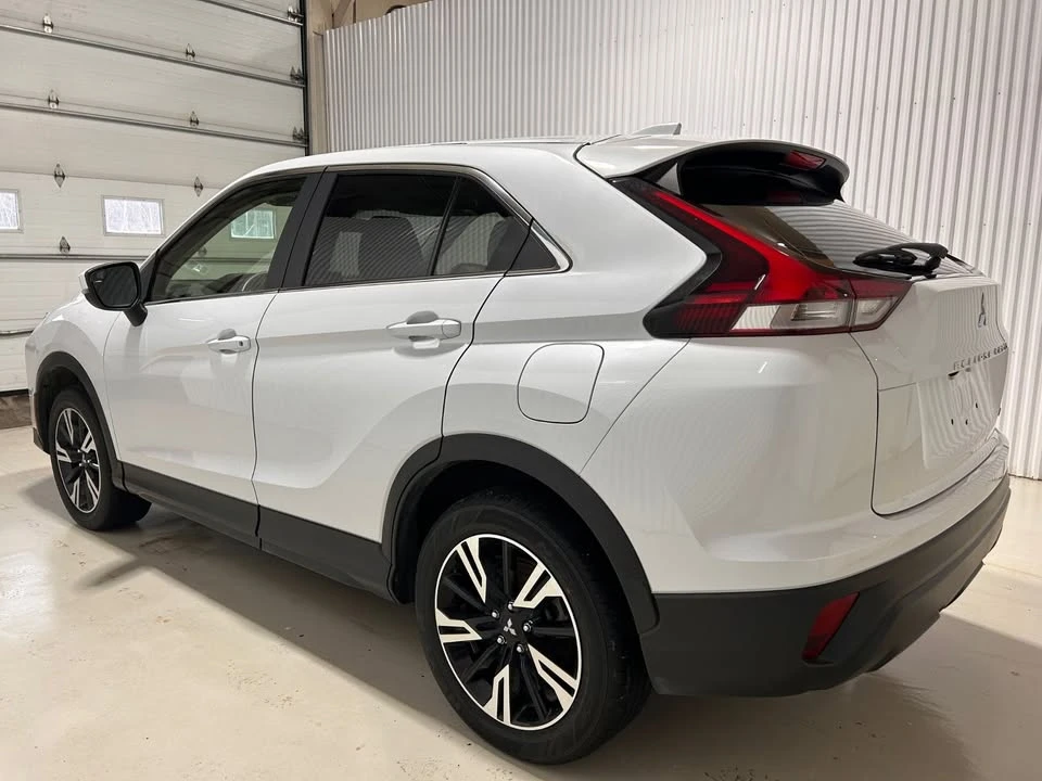2023 Mitsubishi Eclipse Cross - Image 10 of 18