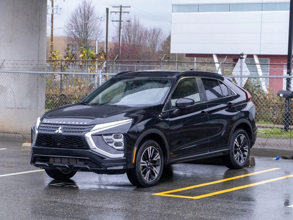 2023 Mitsubishi Eclipse Cross - Image 5 of 20